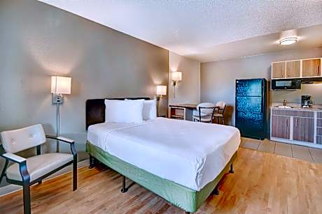 1 Queen Bed | ADA/RI Shower/Suite, Non-Smoking