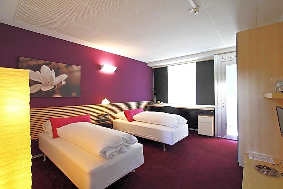 College Garden Hotel