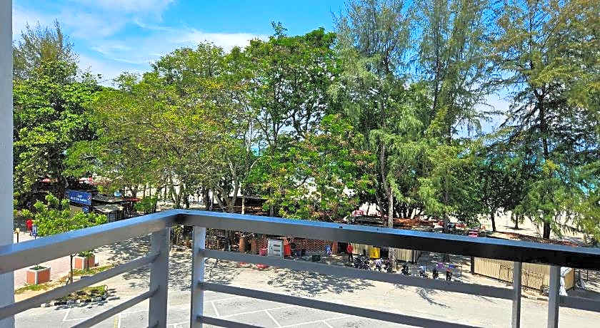Cenang Plaza Beach Hotel