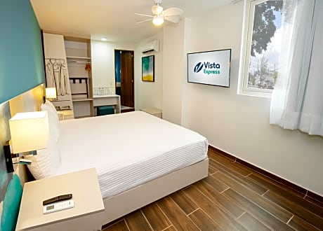 Standard king room