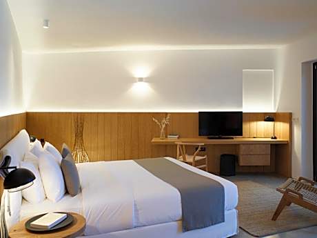 Honeymoon Villa with Caldera View and Private Pool