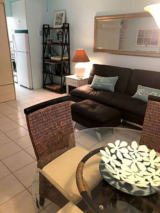 Aloha Apartments On the Intracoastal-Walk to the Beach