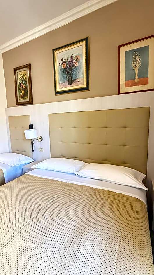 Hotel Ariella