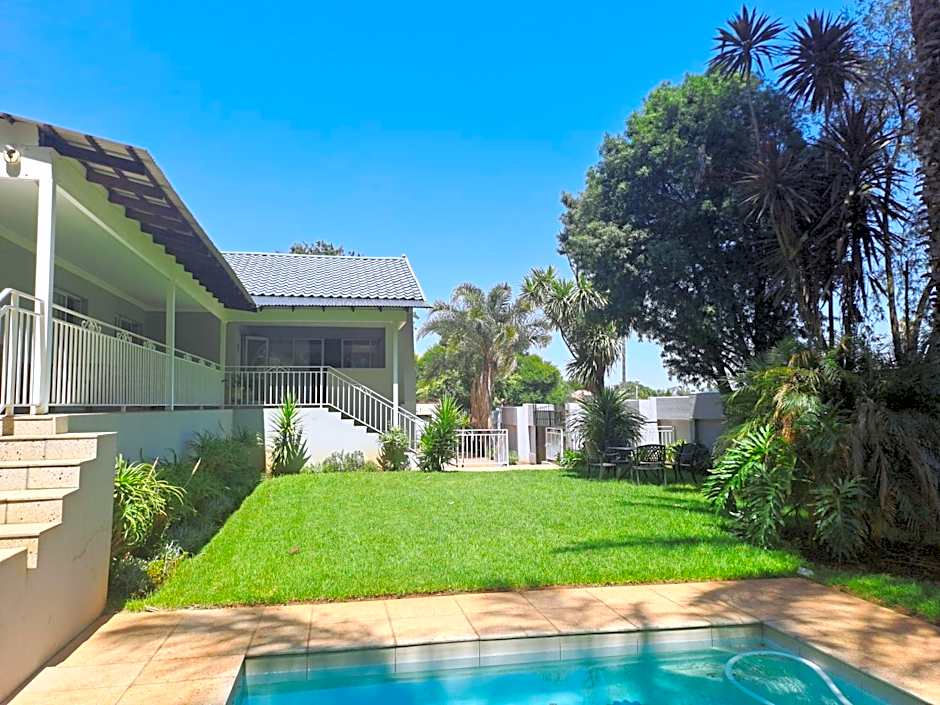 8 on Acacia Guesthouse