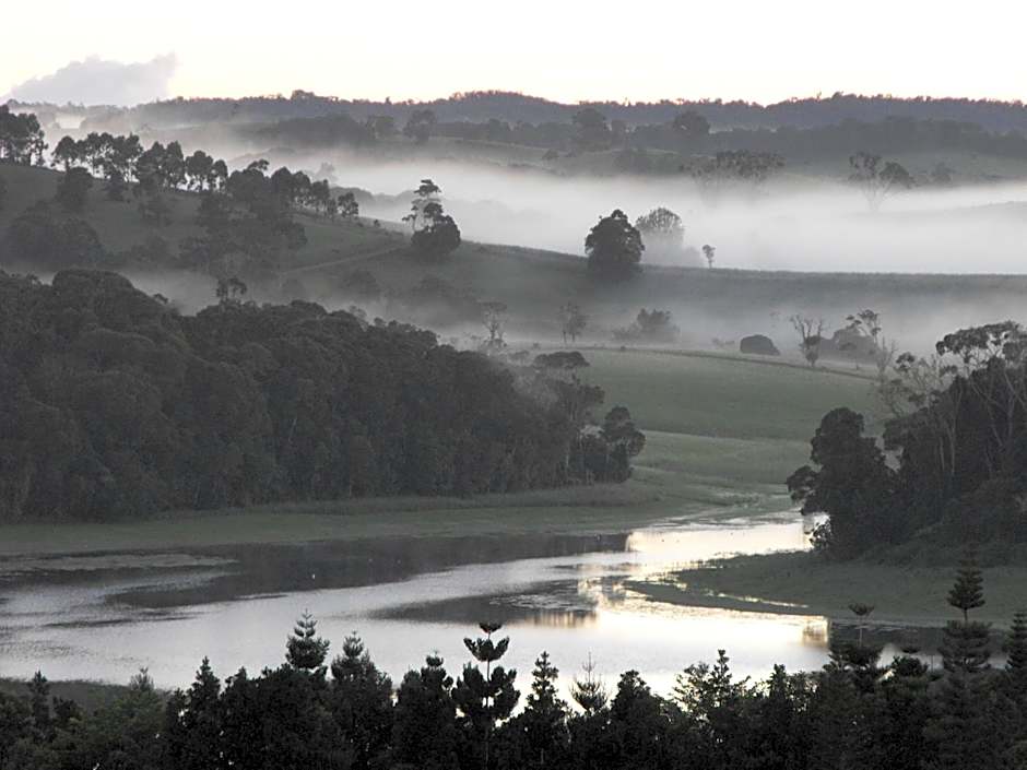 Tinaroo Sunset Retreat