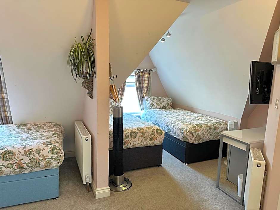 The Boho - 4 min walk to beach & town