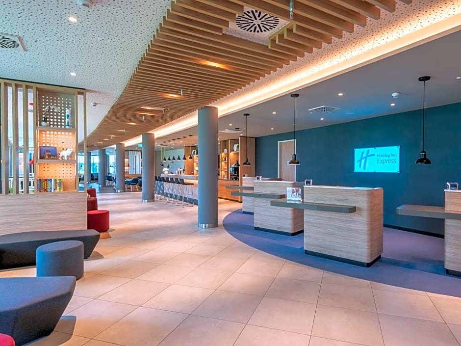Holiday Inn Express Dusseldorf- Hauptbahnhof By IHG