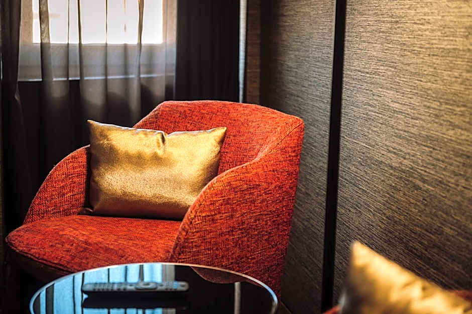 Plaza V Executive Hotel