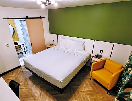 Deluxe King Room