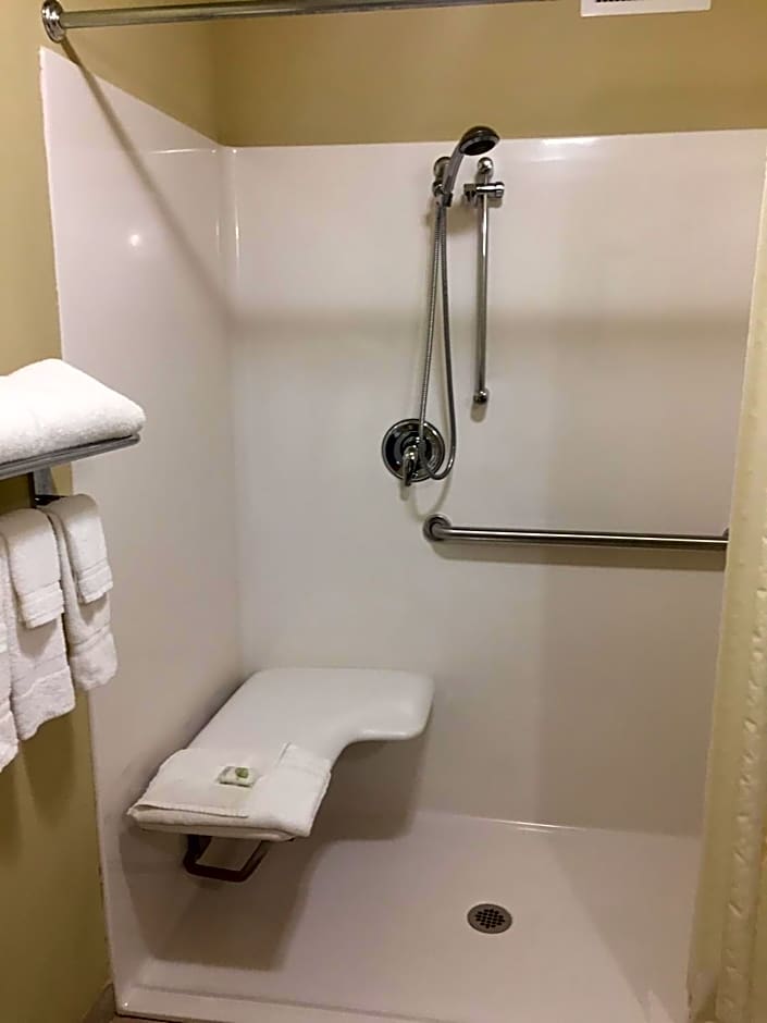 Cobblestone Inn & Suites - Bloomfield