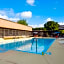 Clarion Inn & Suites Russellville I-40