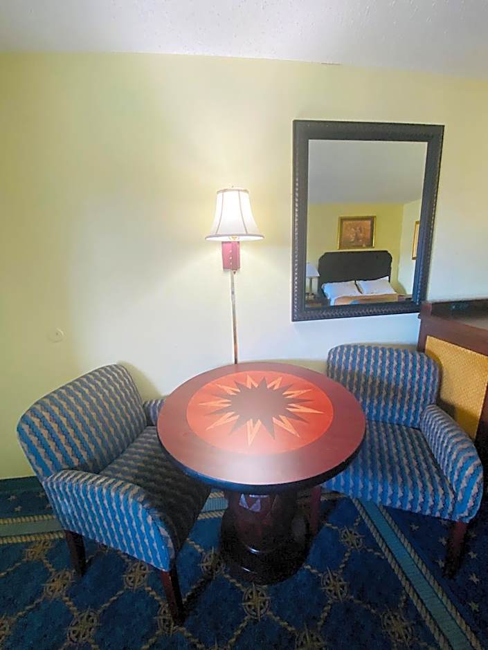 Maple Leaf Inn & Suites