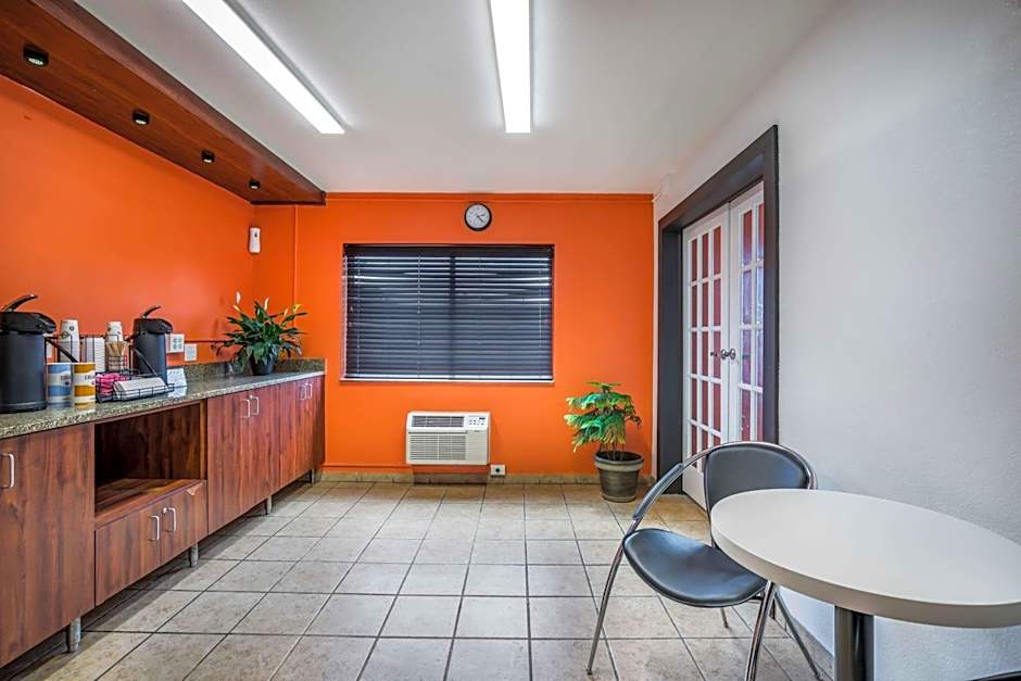 Motel 6-Madison, WI - East