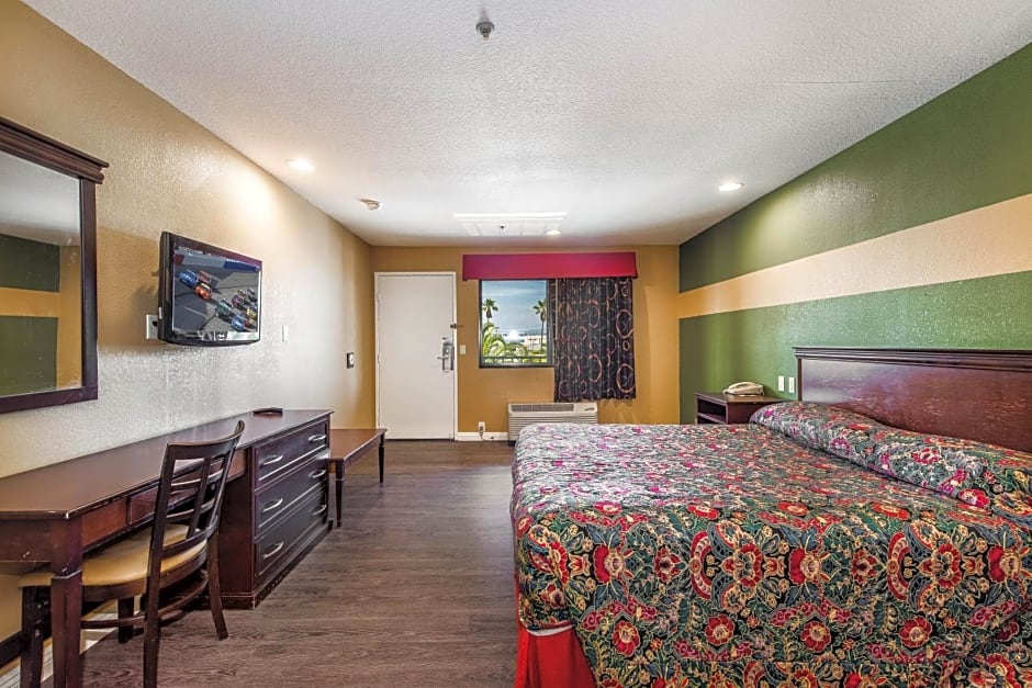 Budget Inn Anaheim / Santa Fe Springs