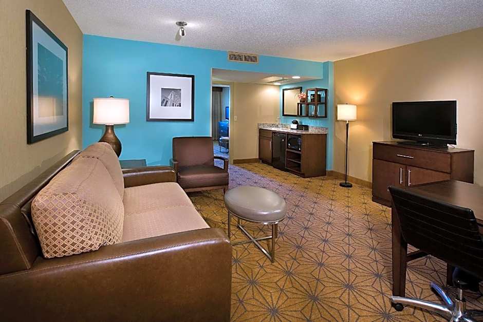 Embassy Suites By Hilton Hotel Kansas City-International Airport