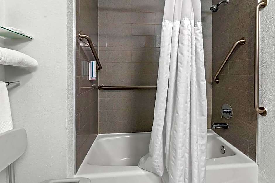 Rodeway Inn Delmont