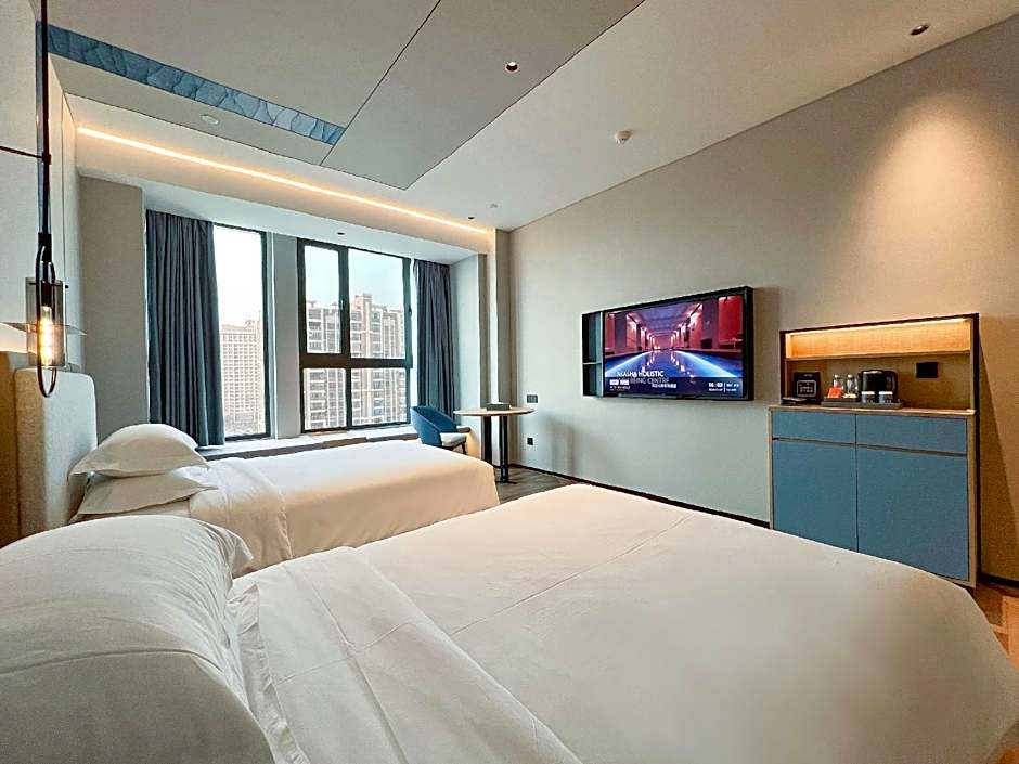 Photo 1 of 14 of Deluxe 2 Beds