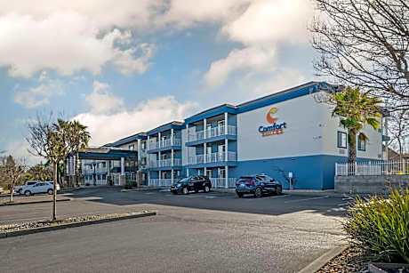 Comfort Suites Red Bluff Near I-5