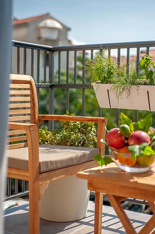 Hotel Twelve by Aycon