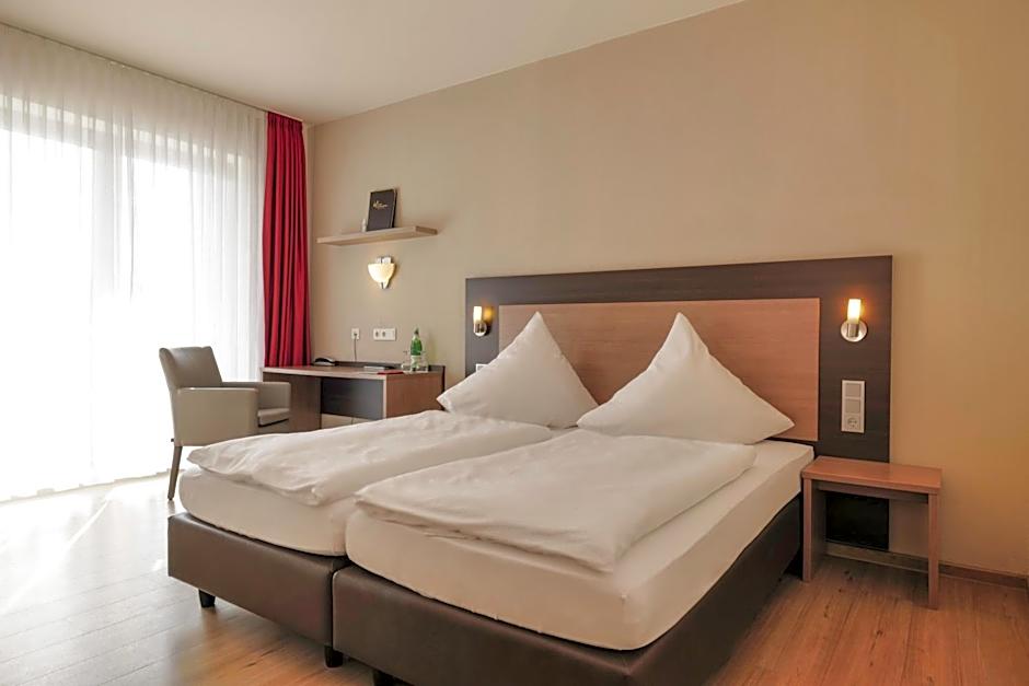 Photo 1 of 3 of 1 Double Bed or 2 Beds, Balcony