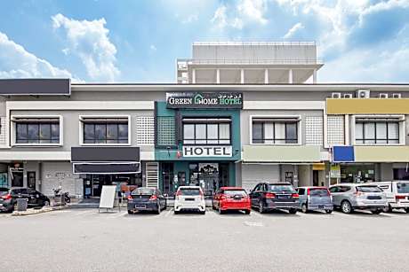 OYO 90399 Green Home Hotel syariah