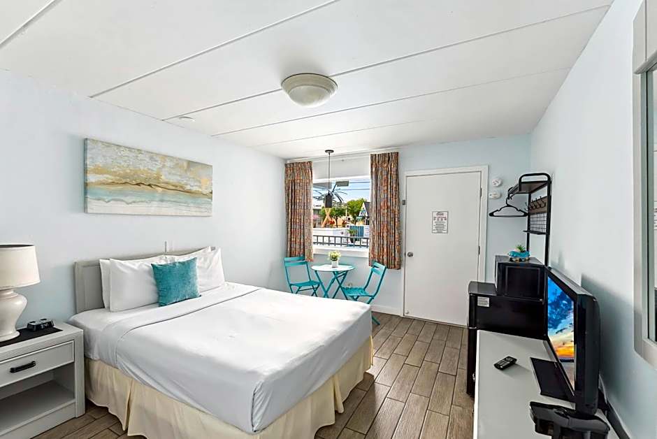 Daytona Inn and Suites