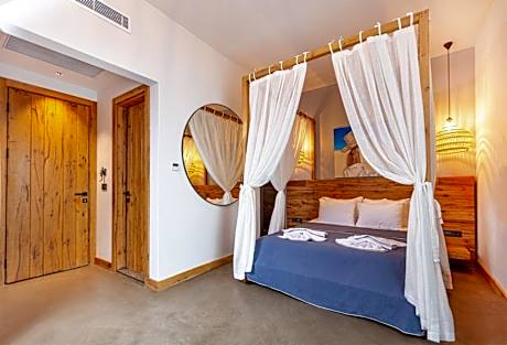 Suite With Pool and Terrace