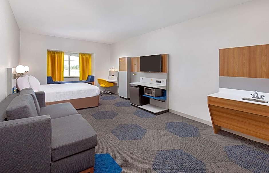 Microtel Inn & Suites By Wyndham Opelika