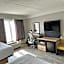 La Quinta Inn & Suites by Wyndham Dallas Arlington South