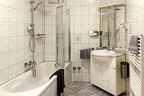 Triple Room with Bath