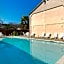 Cloverdale Wine Country Inn & Suites
