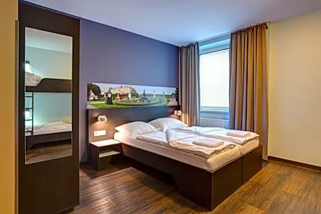 Quad Room