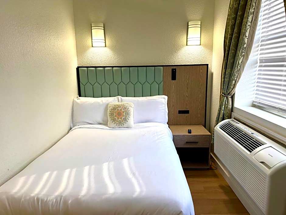 Athens Hotel & Suites