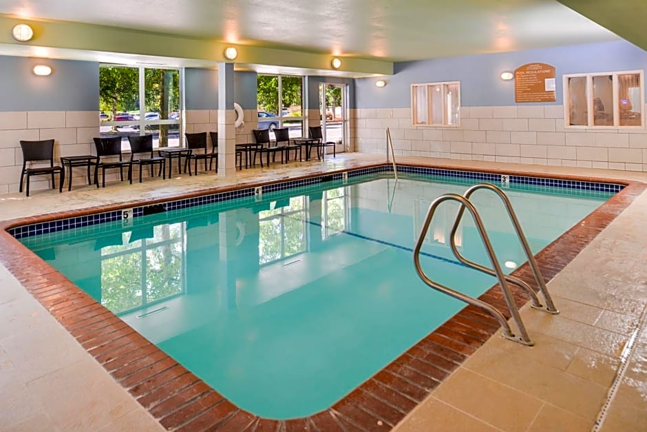 Holiday Inn Express & Suites Lacey  Olympia By IHG