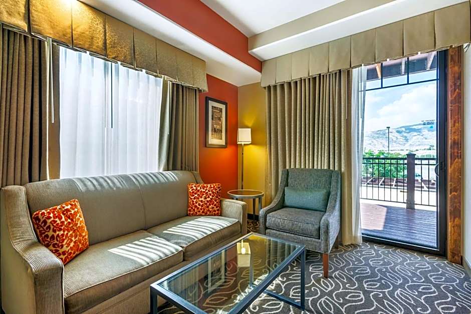Best Western Premier Ivy Inn & Suites