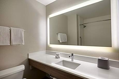 1 King Comm Accessible