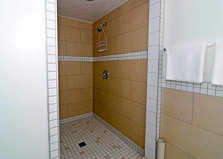 Coastal Inn - Kingfisher