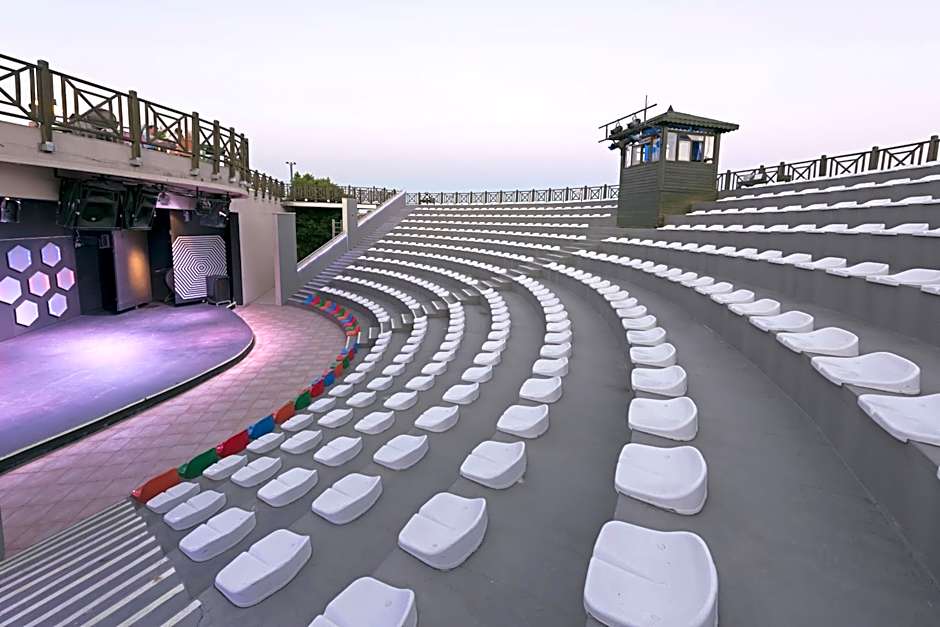 Novum Garden Side Hotel