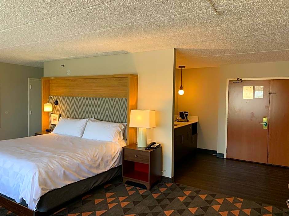 Holiday Inn Chicago Northwest/Crystal Lake/Convention Center By IHG