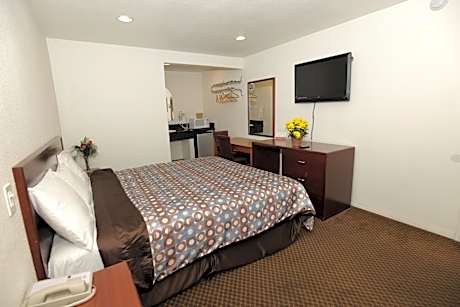 Queen Room - Non-Smoking