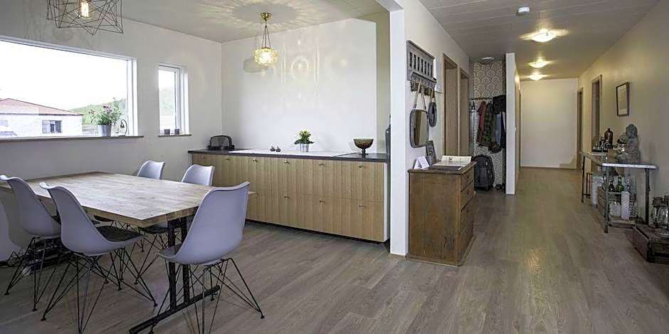 Farmhouse Lodge