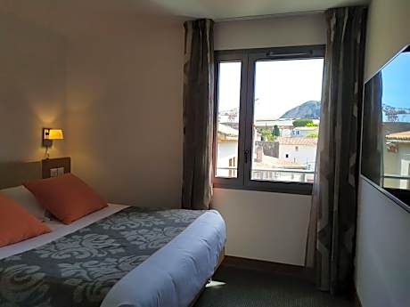 Queen Suite with Sofa Bed