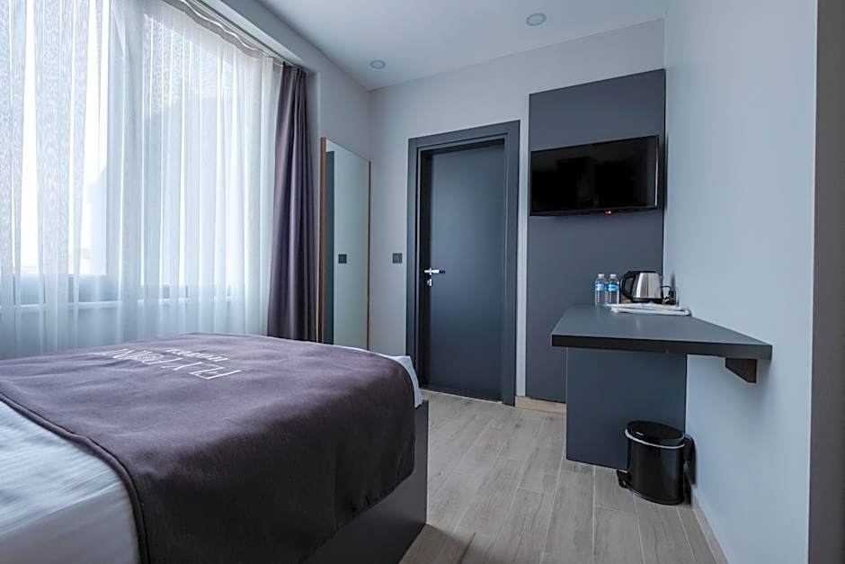 FLY POINT AIRPORT HOTEL