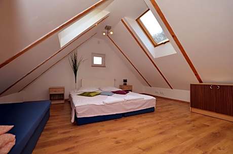 Family Room with Garden View