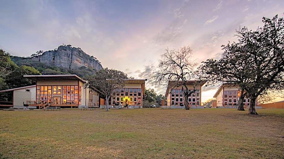 Seven Bluff Cabins