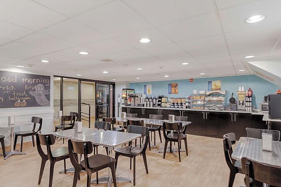 Best Western Plus Brooklyn Bay Hotel