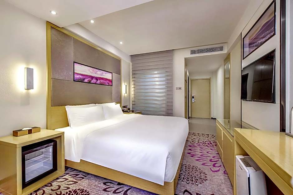 Lavande Hotel Luzhou Jiale Century City