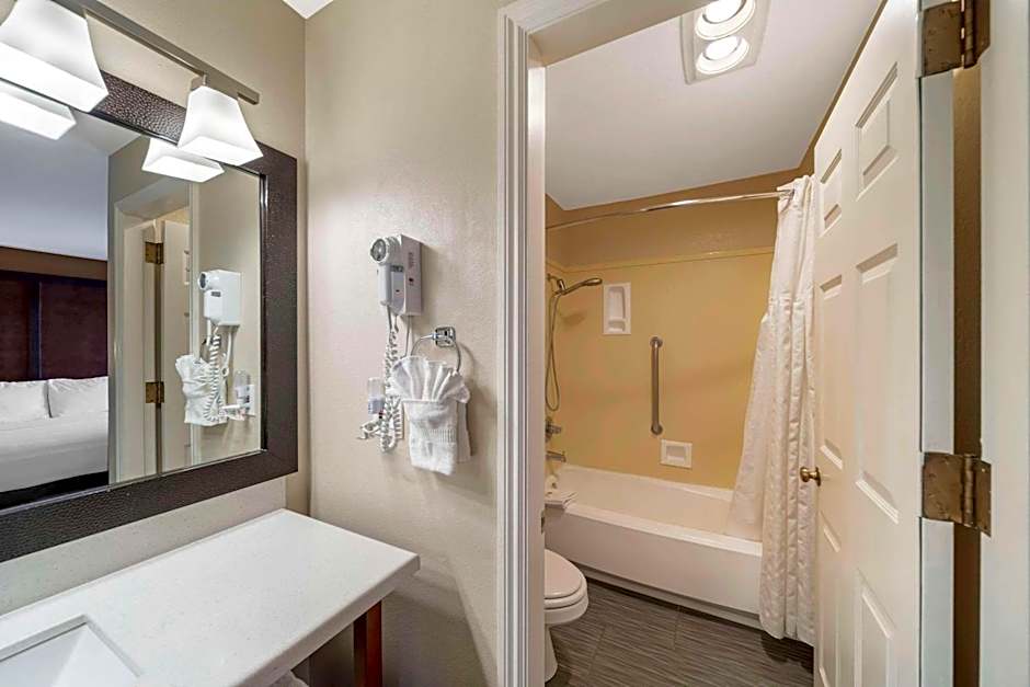 Comfort Suites Red Bluff Near I-5