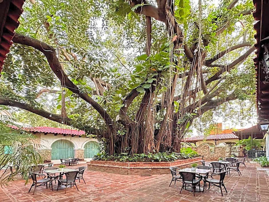 El Embajador, a Royal Hideaway Hotel