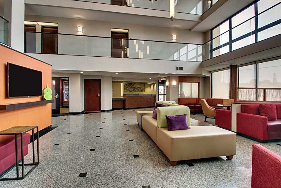 Drury Inn and Suites Bowling Green